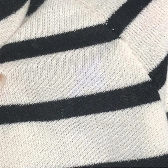 Zara Black and White Striped Blazer - Picture 6 of 7